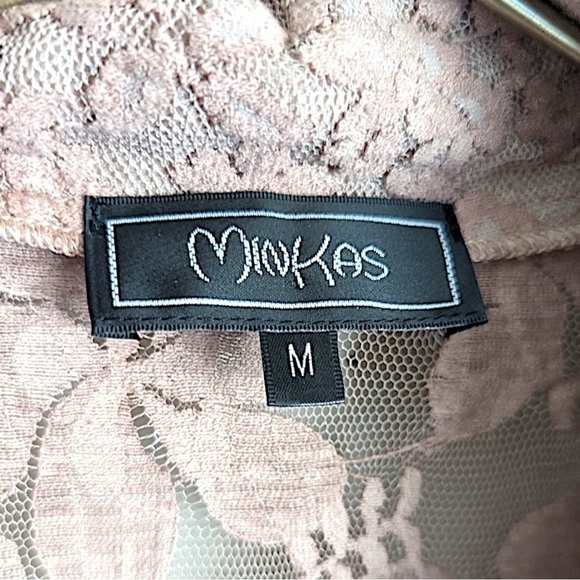 Minkas Sophia Duster with Beautiful Pink Lace and Patchwork Design - Picture 4 of 11